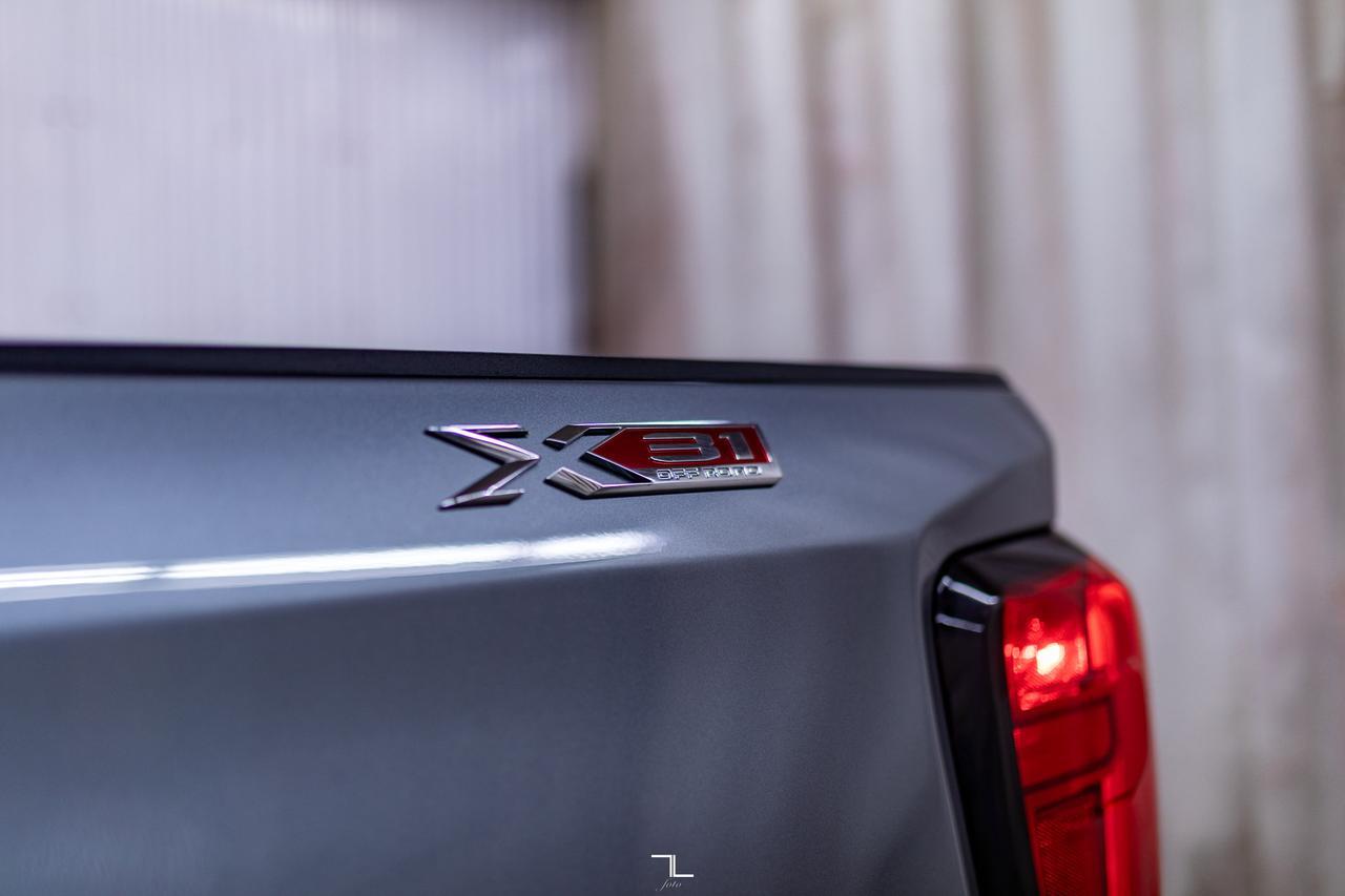 2025 GMC Sierra 1500 4x4 Crew Cab SLT X31 Diesel Leather Nav Red Deer AB