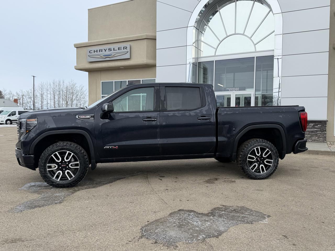 2025 GMC Sierra 1500 AT4 | Tech Pkg | Tow Package | Multi Function Tailgate | Leather | Bose Audio | Tonneau Cover Redwater AB