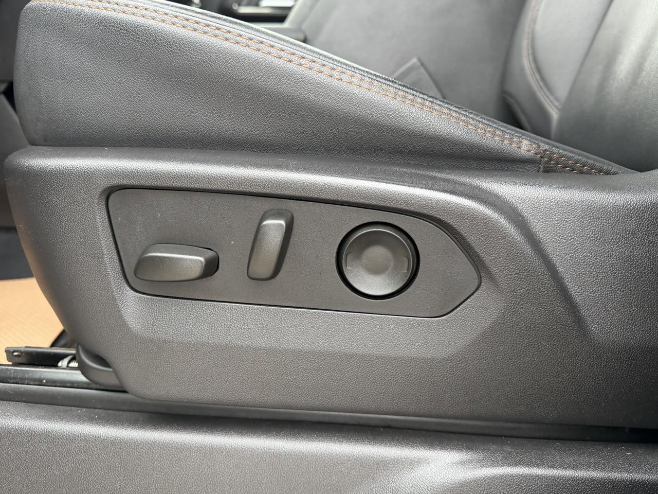 2025 GMC Sierra 1500 AT4 | Tech Pkg | Tow Package | Multi Function Tailgate | Leather | Bose Audio | Tonneau Cover Redwater AB