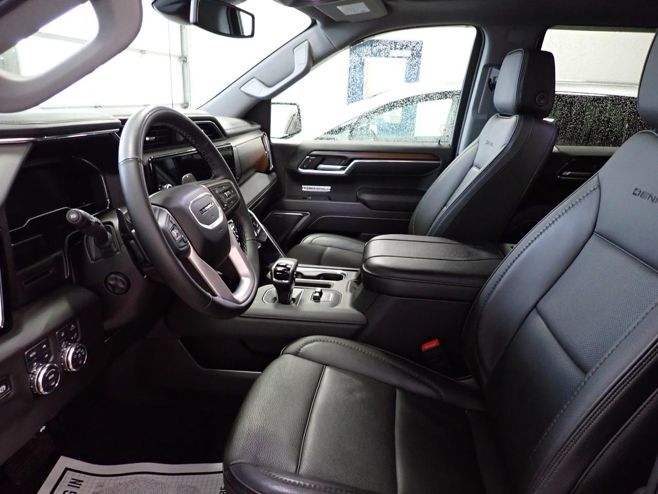 2025 GMC Sierra 1500 Denali 4WD CREW CAB *DIESEL* LEATHER NAVI SUNROOF Listowel ON