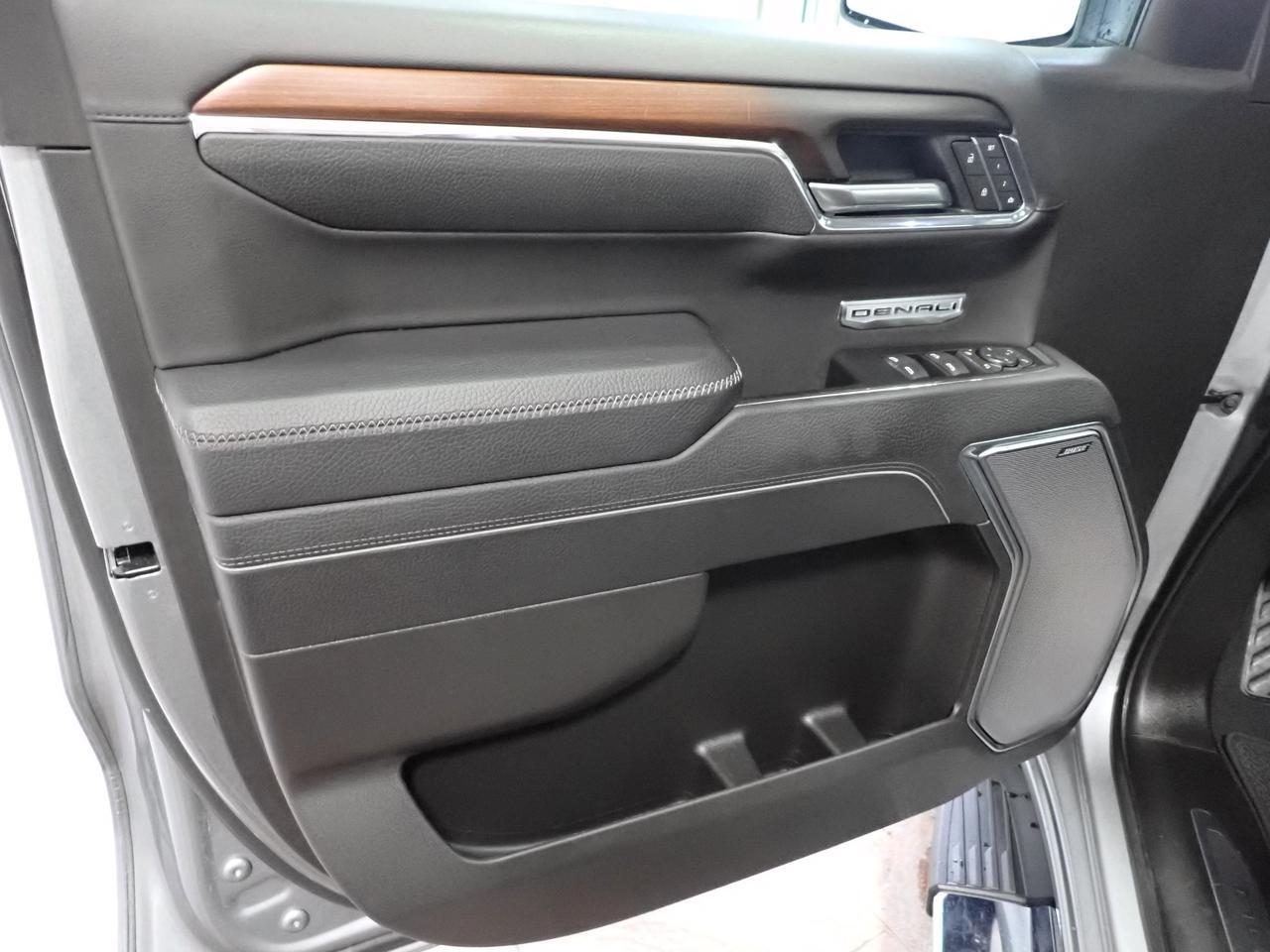 2025 GMC Sierra 1500 Denali 4WD CREW CAB *DIESEL* LEATHER NAVI SUNROOF Listowel ON