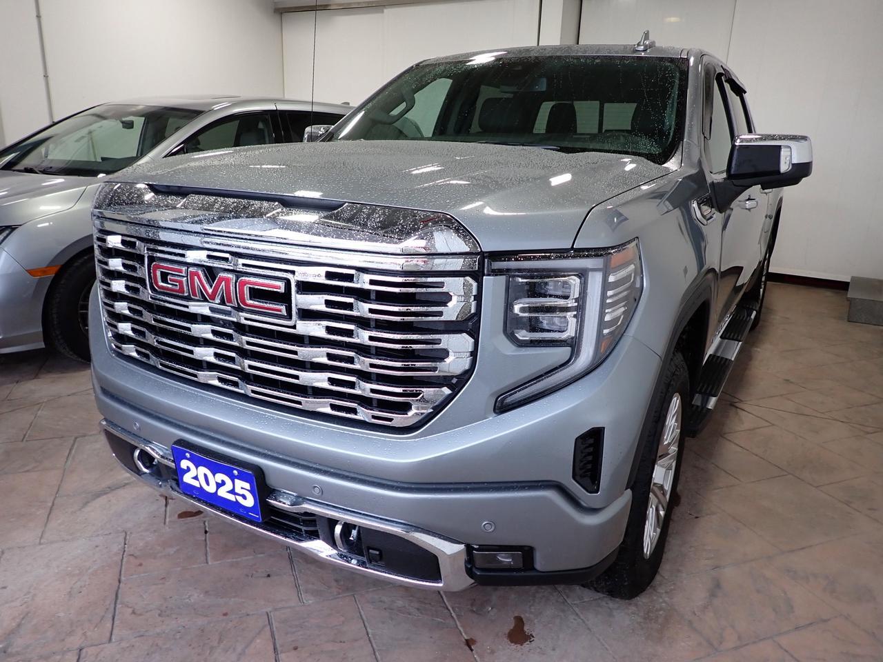 2025 GMC Sierra 1500 Denali 4WD CREW CAB *DIESEL* LEATHER NAVI SUNROOF Listowel ON