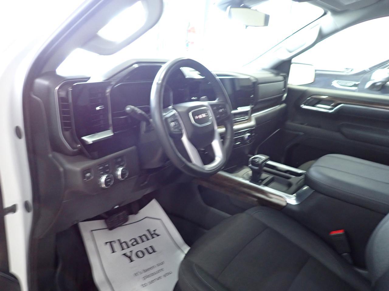 2025 GMC Sierra 1500 Elevation 4WD CREW CAB 6'4" BOX Listowel ON
