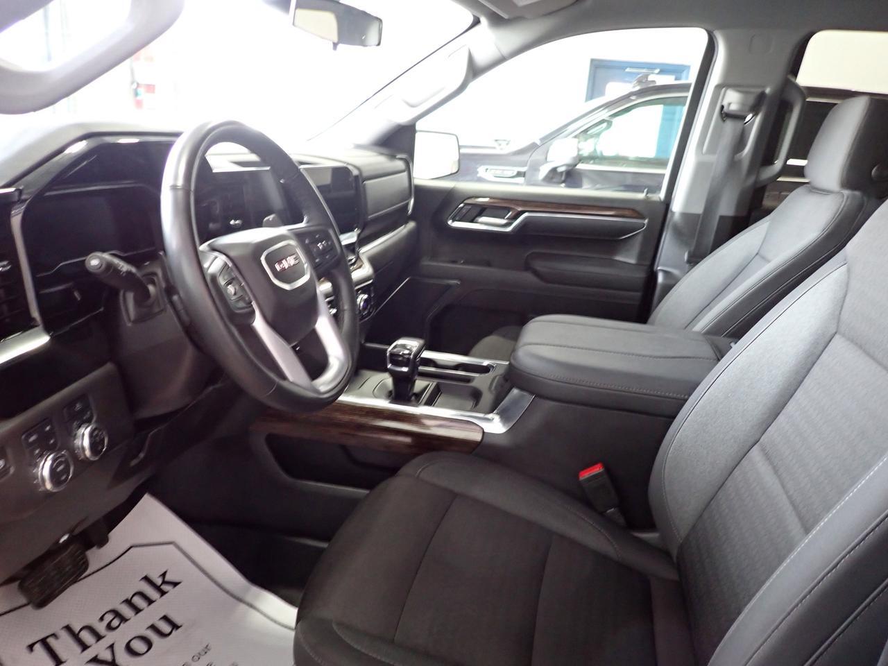 2025 GMC Sierra 1500 Elevation 4WD CREW CAB 6'4" BOX Listowel ON