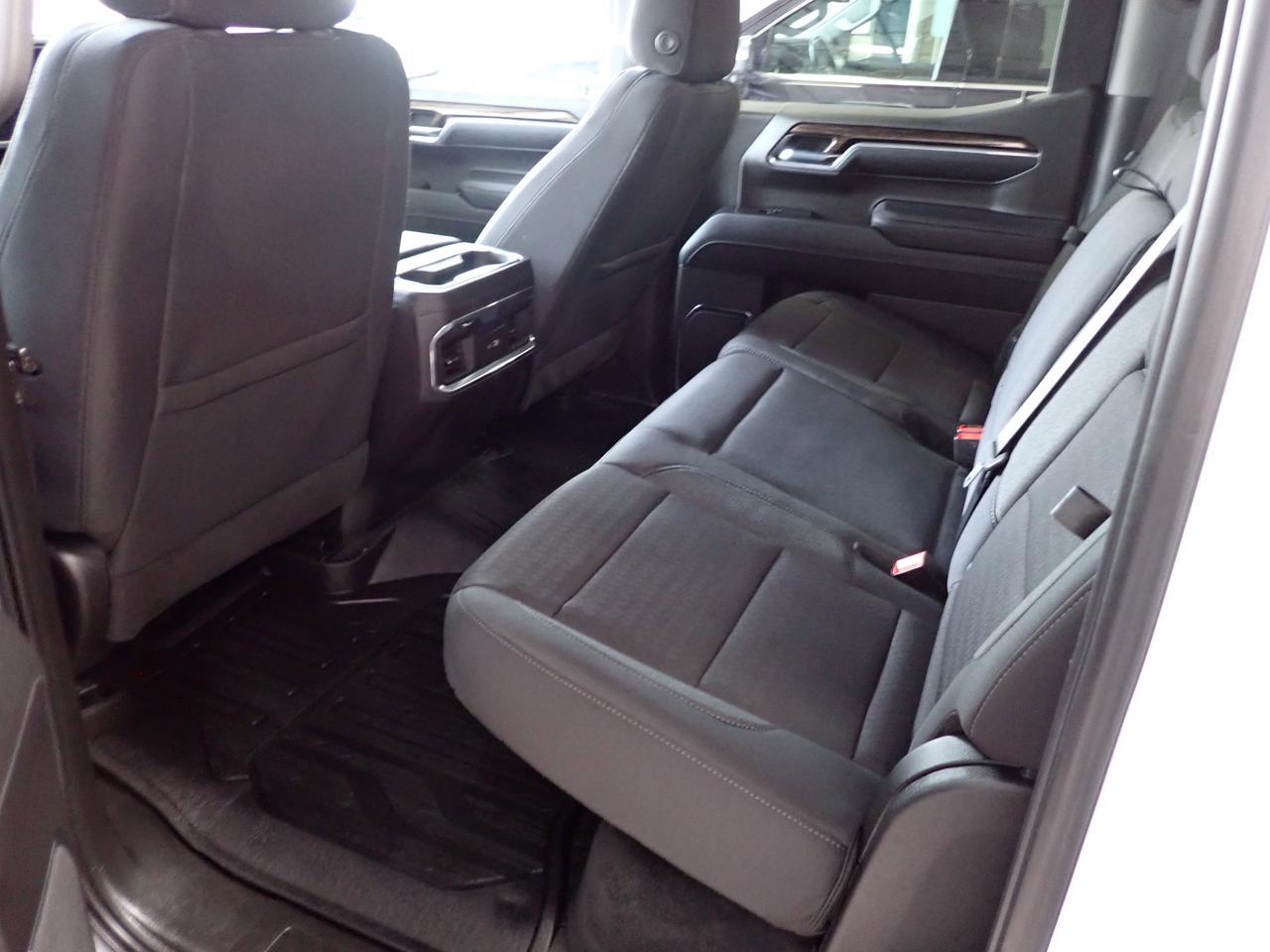 2025 GMC Sierra 1500 Elevation 4WD CREW CAB 6'4" BOX Listowel ON