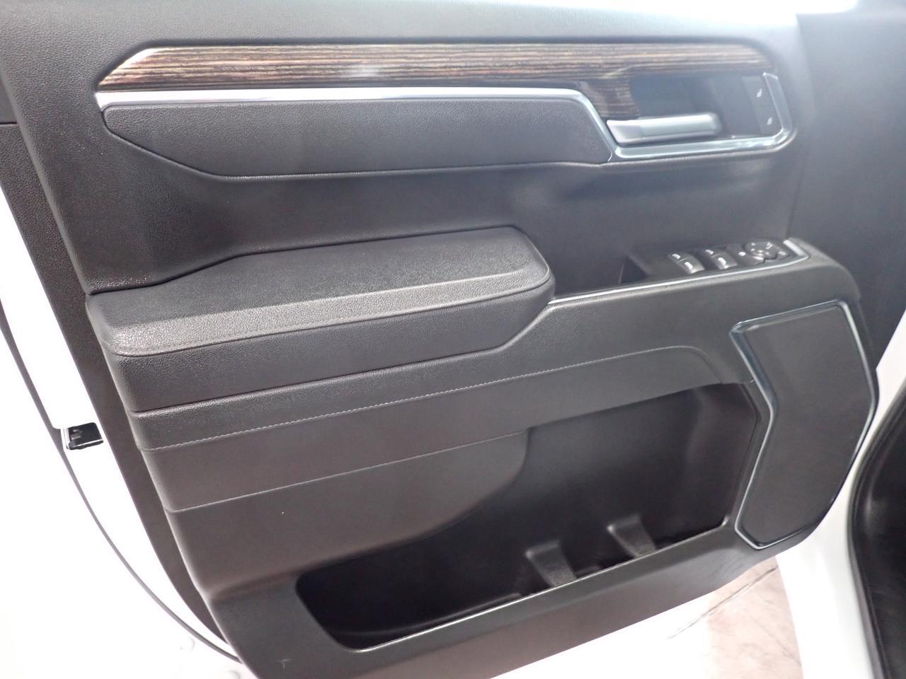2025 GMC Sierra 1500 Elevation 4WD CREW CAB 6'4" BOX Listowel ON