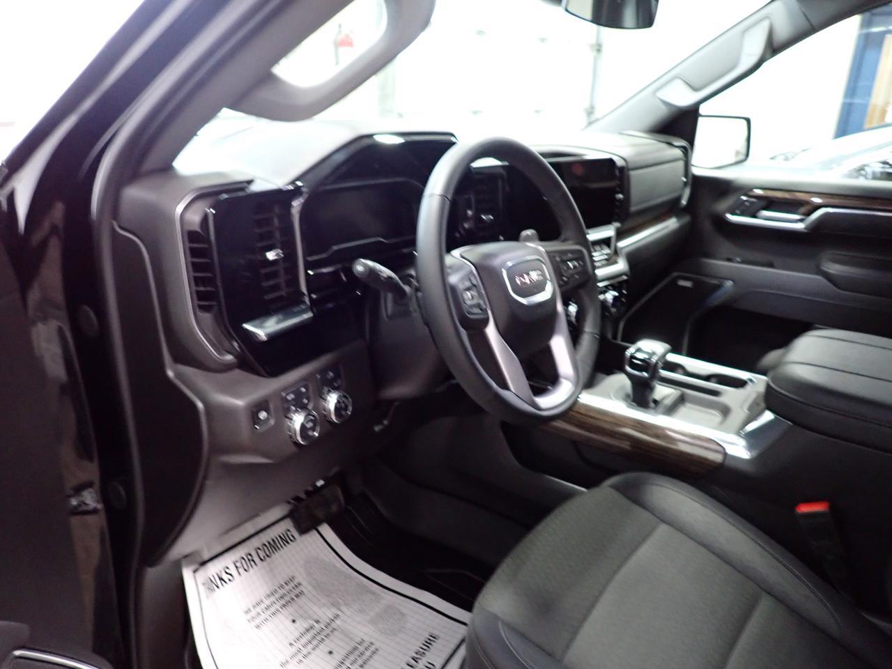 2025 GMC Sierra 1500 Elevation CREW CAB 4WD NAVI BUCKETS 5'8" BOX *DIESEL* Listowel ON
