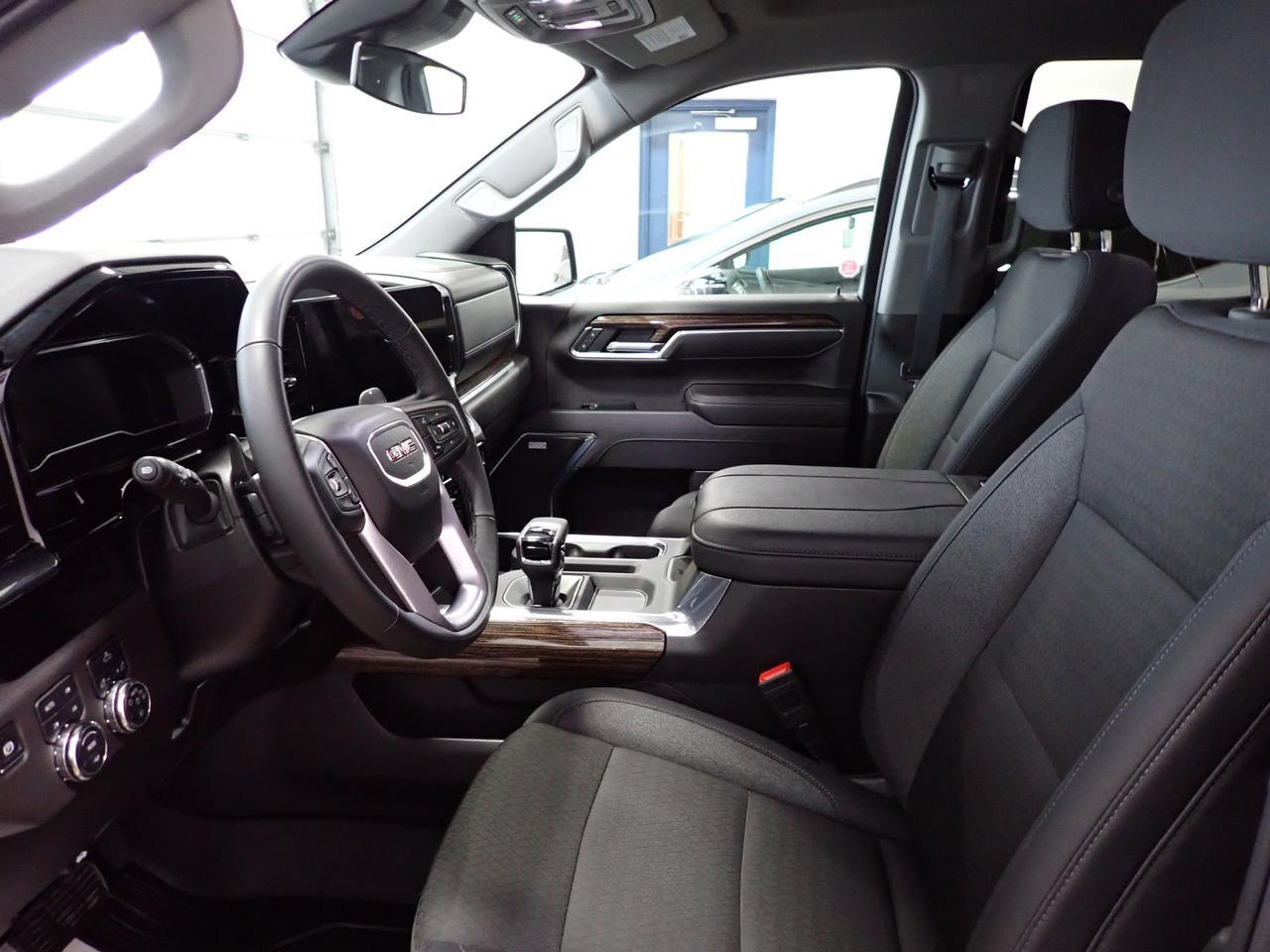 2025 GMC Sierra 1500 Elevation CREW CAB 4WD NAVI BUCKETS 5'8" BOX *DIESEL* Listowel ON
