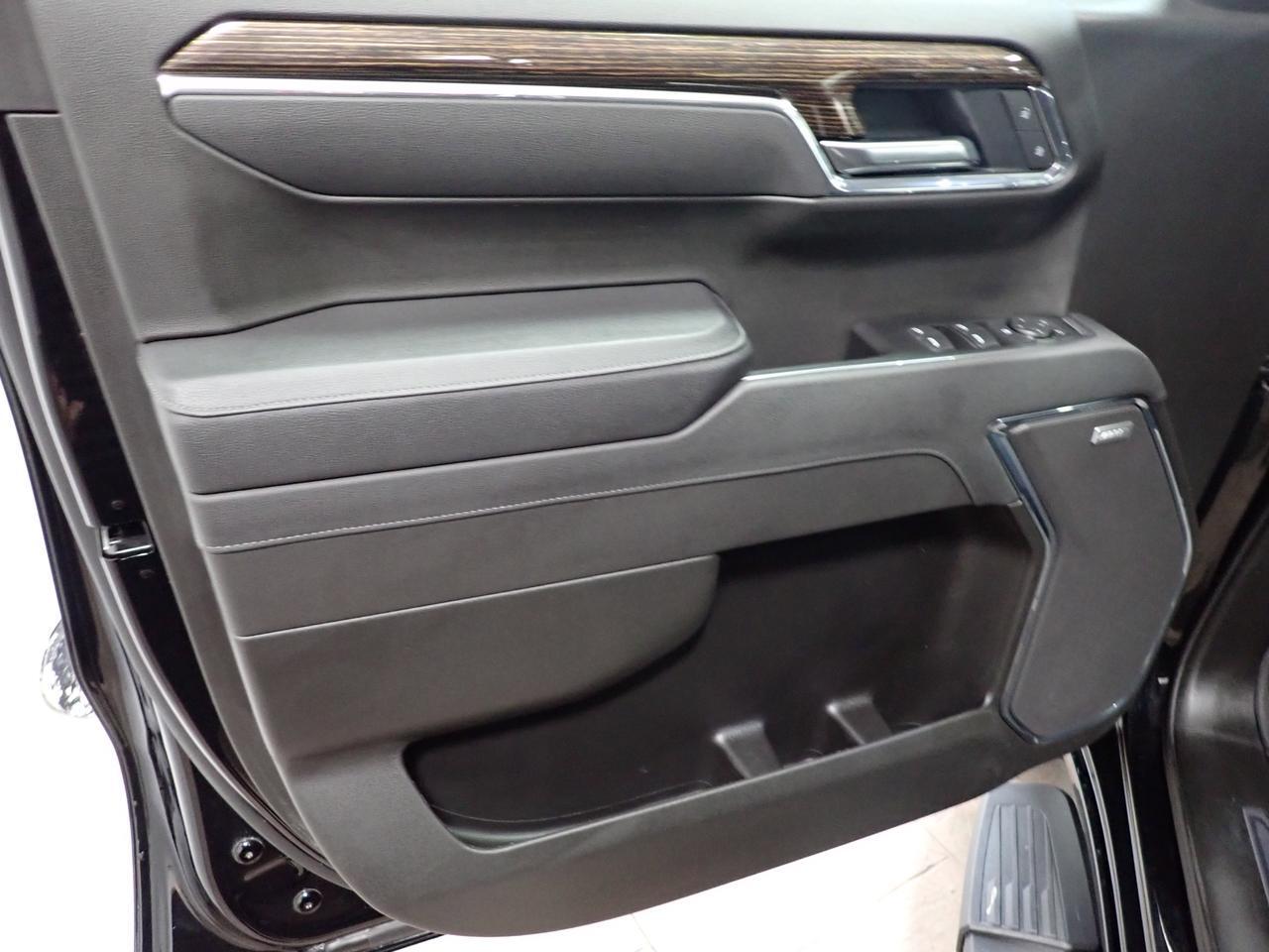 2025 GMC Sierra 1500 Elevation CREW CAB 4WD NAVI BUCKETS 5'8" BOX *DIESEL* Listowel ON