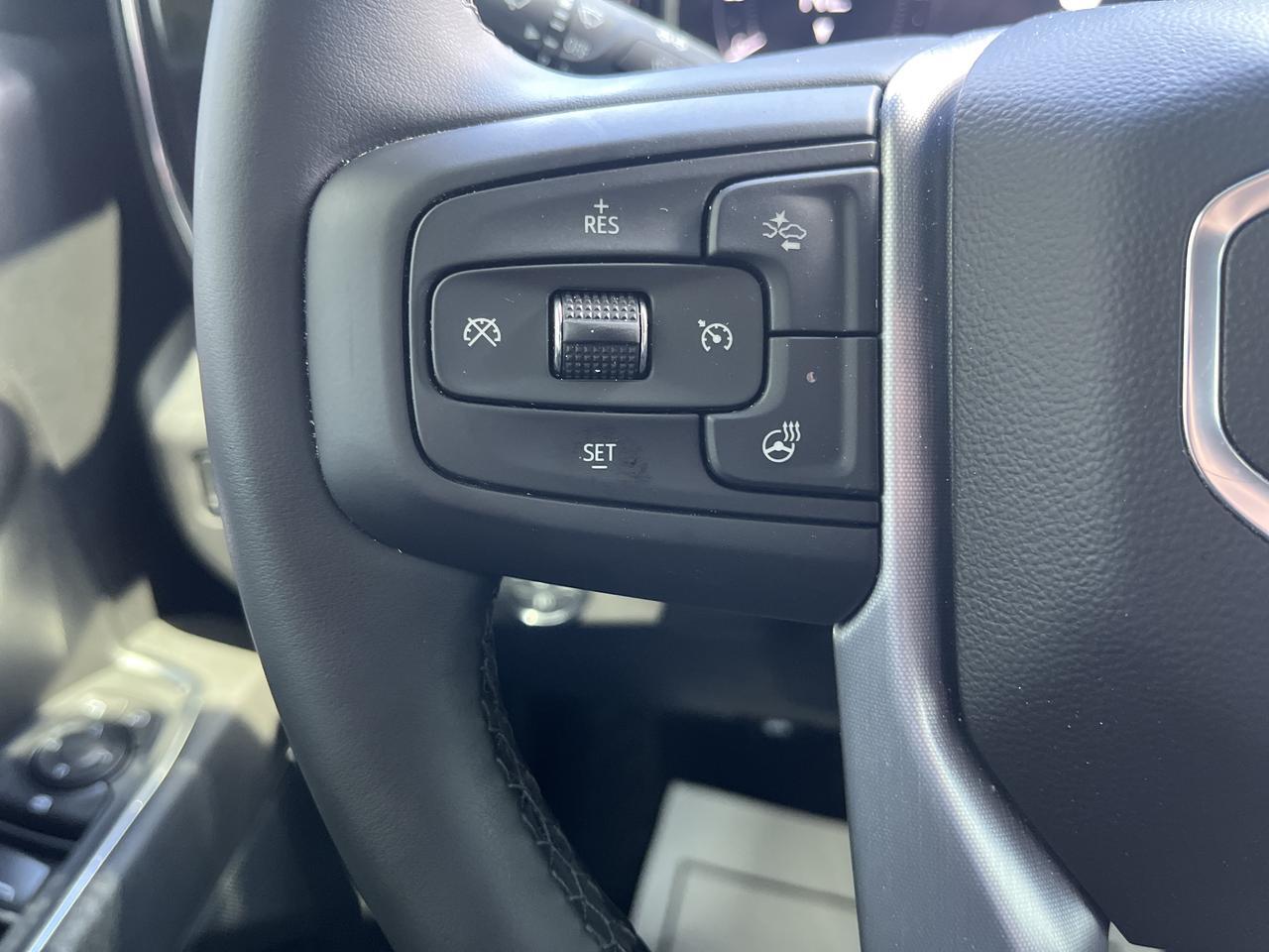 2025 GMC Sierra 1500 Elevation Crew Cab 4WD w/20s 4-InchBlackAssistSteps HtdSeats HtdSteeringWheel Saukville WI