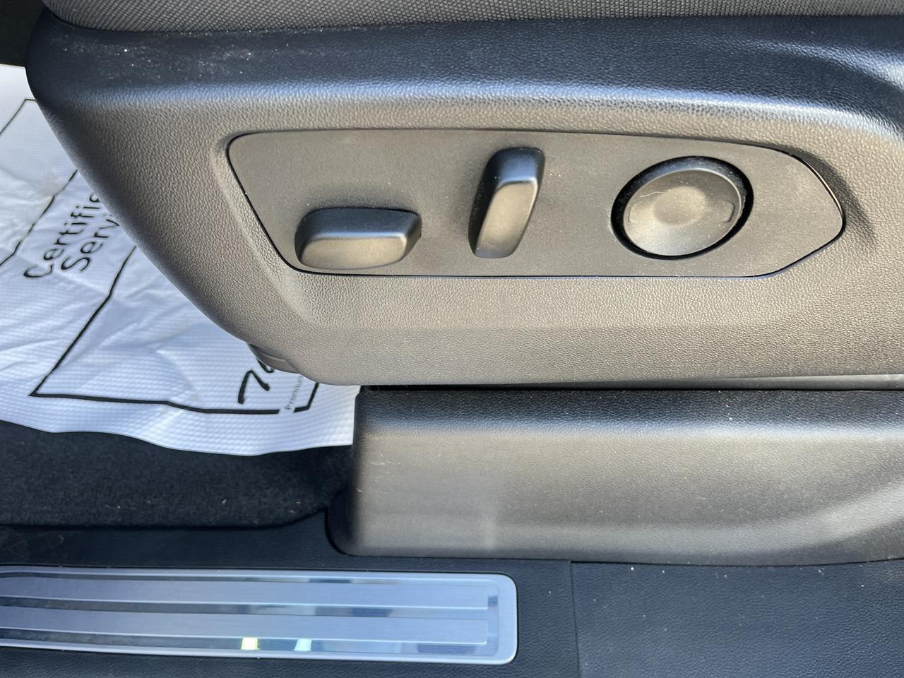 2025 GMC Sierra 1500 Elevation Crew Cab 4WD w/20s 4-InchBlackAssistSteps HtdSeats HtdSteeringWheel Saukville WI