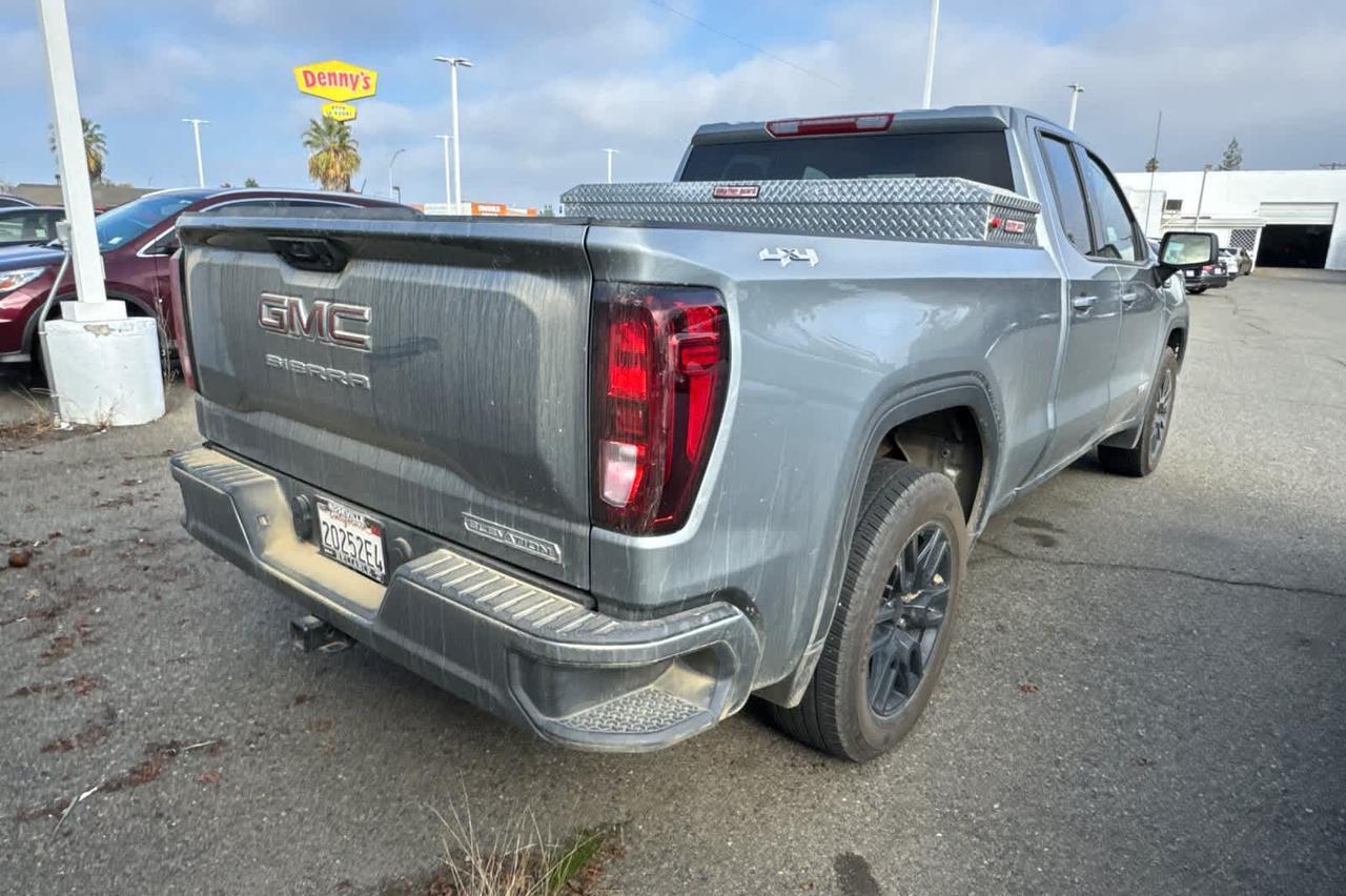 2025 GMC Sierra 1500 Elevation