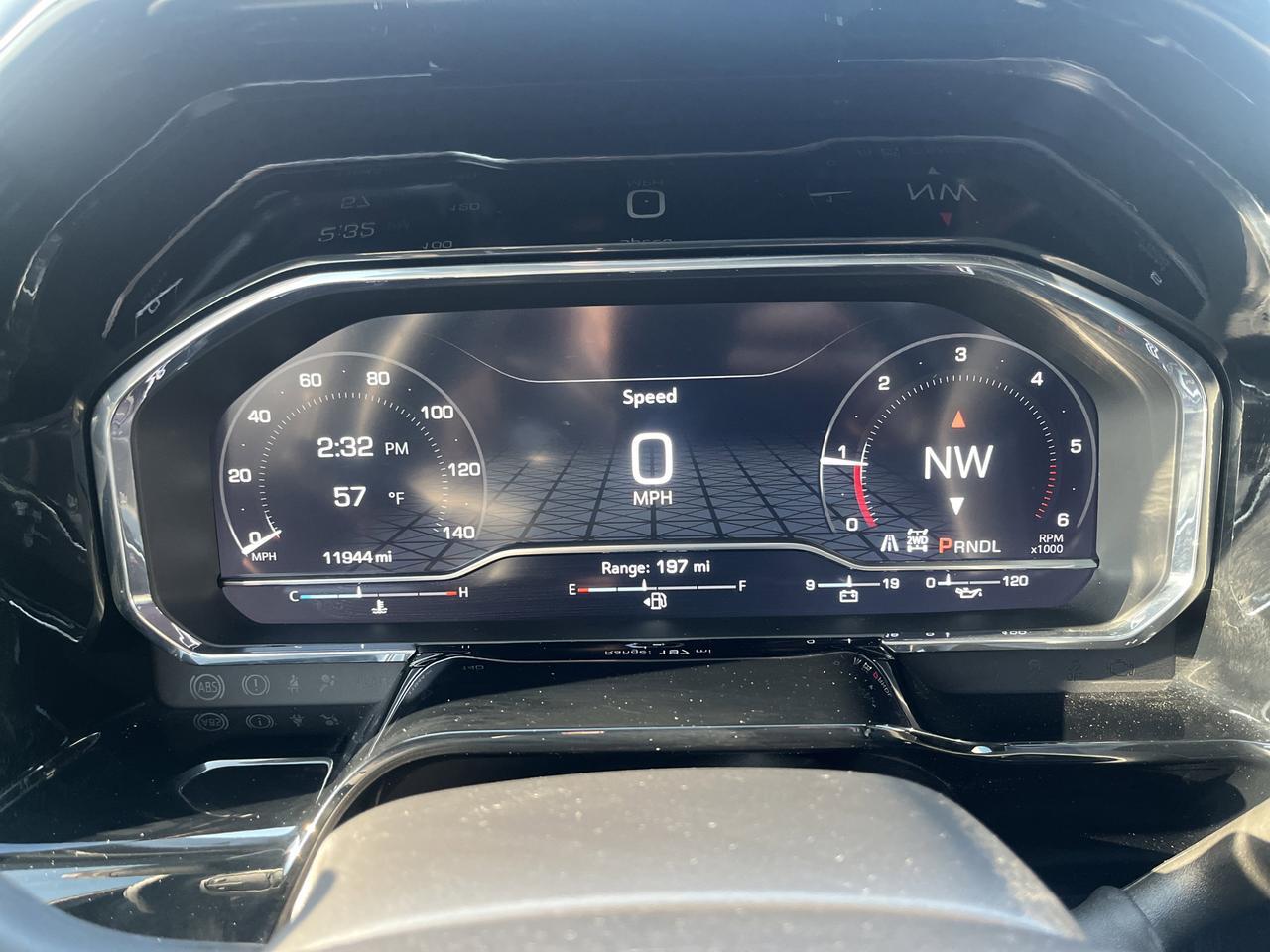 2025 GMC Sierra 1500 Elevation X31 Crew Cab 4WD 3.0L DuramaxDiesel w/HtdSeats HtdSteeringWheel 10-WayPwrDrvrSeat Saukville WI