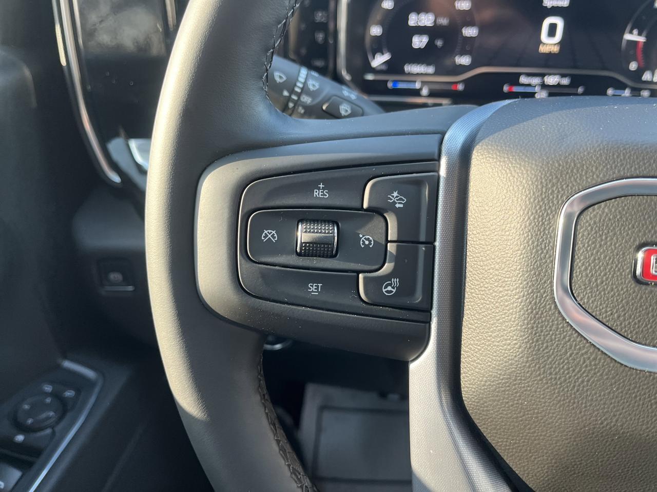 2025 GMC Sierra 1500 Elevation X31 Crew Cab 4WD 3.0L DuramaxDiesel w/HtdSeats HtdSteeringWheel 10-WayPwrDrvrSeat Saukville WI