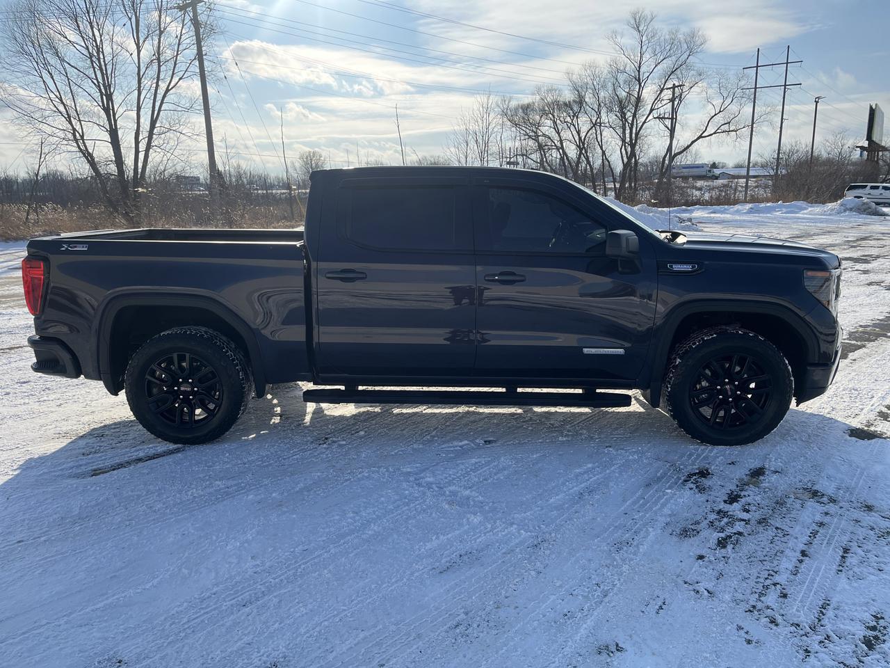 2025 GMC Sierra 1500 Elevation X31 Crew Cab 4WD 3.0L DuramaxDiesel w/HtdSeats HtdSteeringWheel 10-WayPwrDrvrSeat Saukville WI