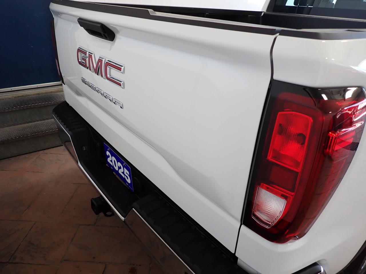 2025 GMC Sierra 1500 Pro 4WD CREW CAB 6'4" BOX Listowel ON