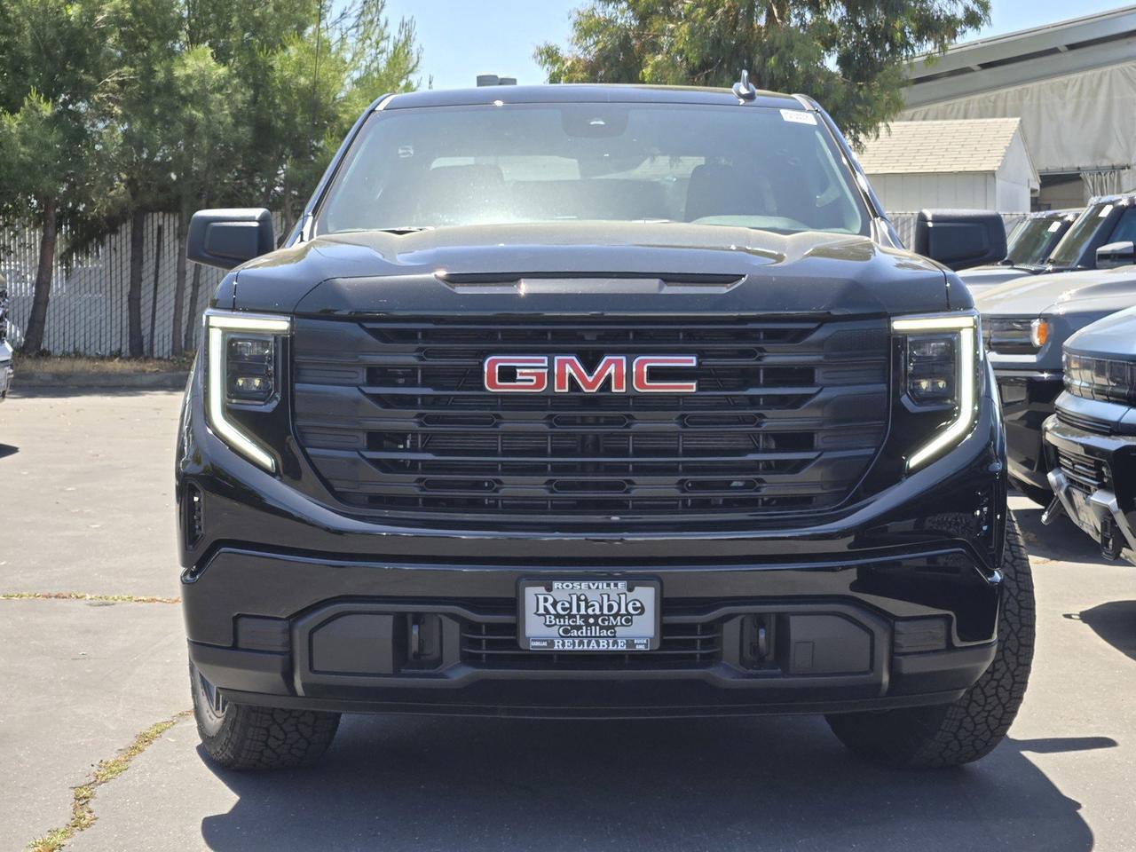 2025 GMC Sierra 1500 Pro