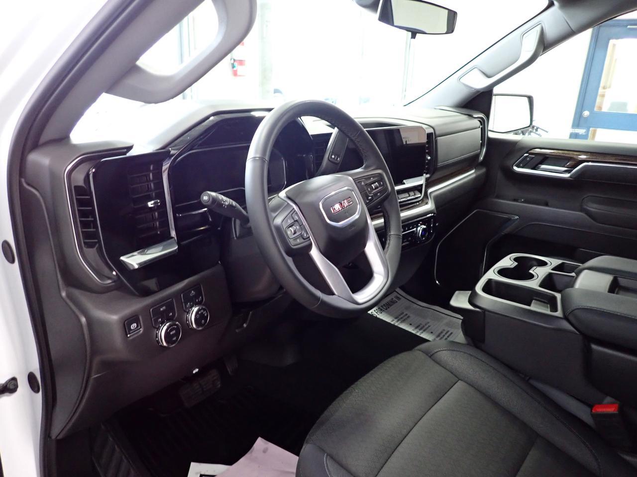 2025 GMC Sierra 1500 SLE 4WD CREW CAB 5.8 BOX Listowel ON