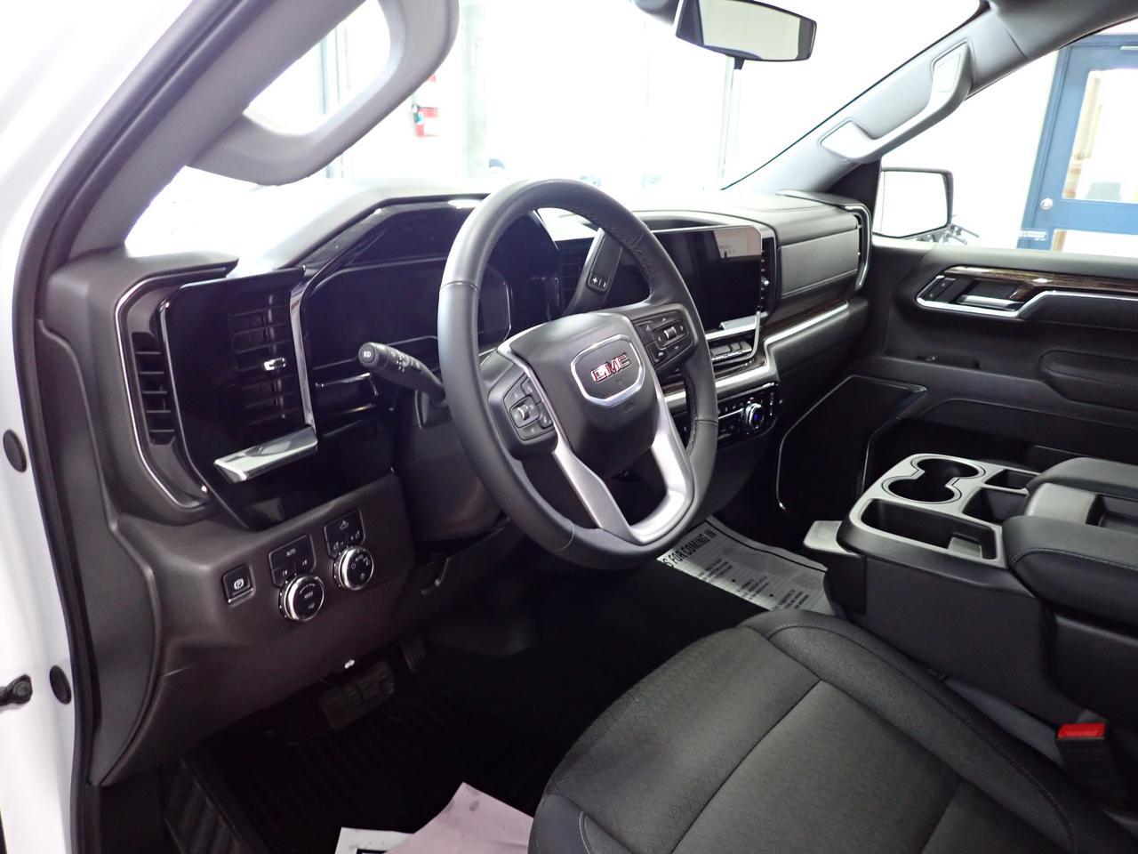 2025 GMC Sierra 1500 SLE 4WD CREW CAB 5.8 BOX Listowel ON