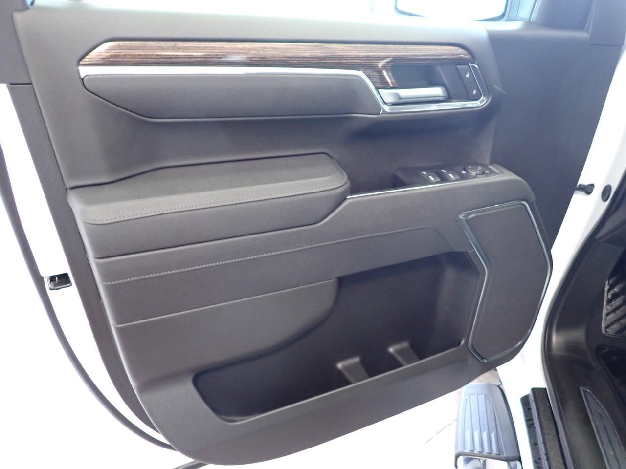 2025 GMC Sierra 1500 SLE 4WD CREW CAB NAVI 6'4" BOX Listowel ON