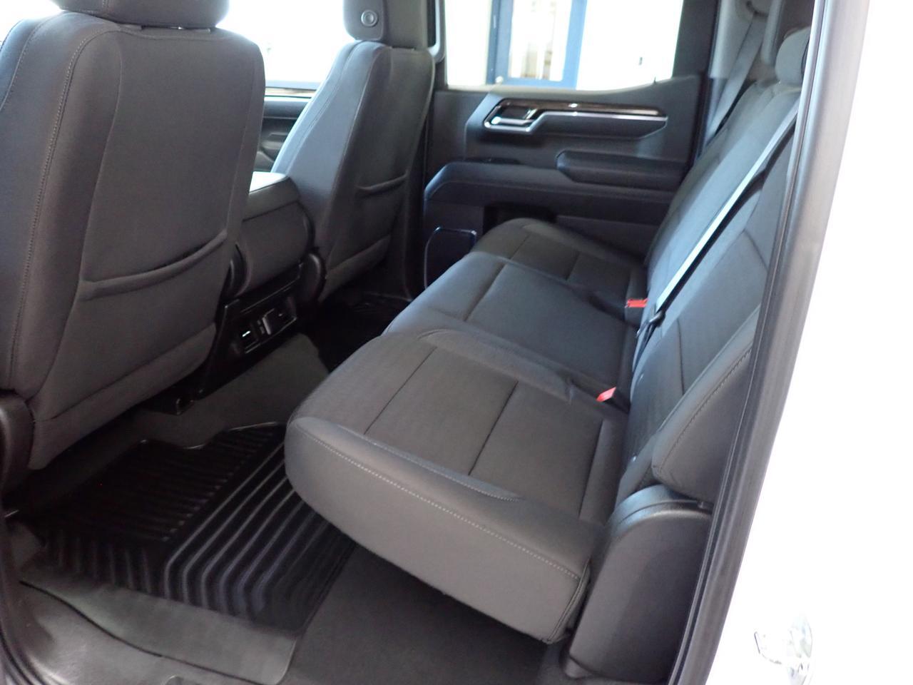 2025 GMC Sierra 1500 SLE 4WD CREW CAB NAVI 6'4" BOX Listowel ON