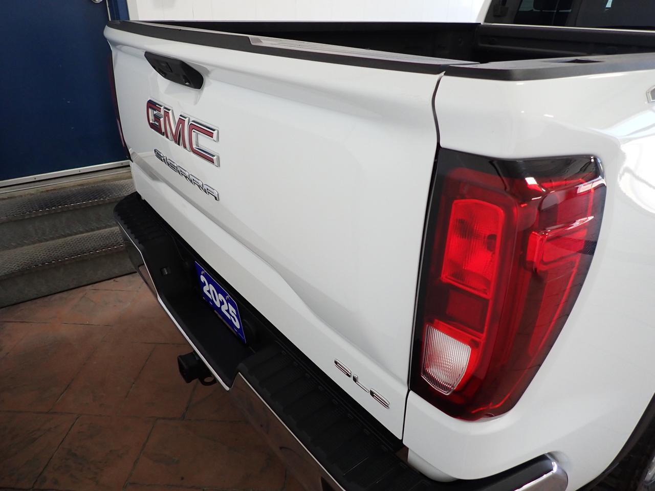 2025 GMC Sierra 1500 SLE 4WD CREW CAB NAVI Listowel ON