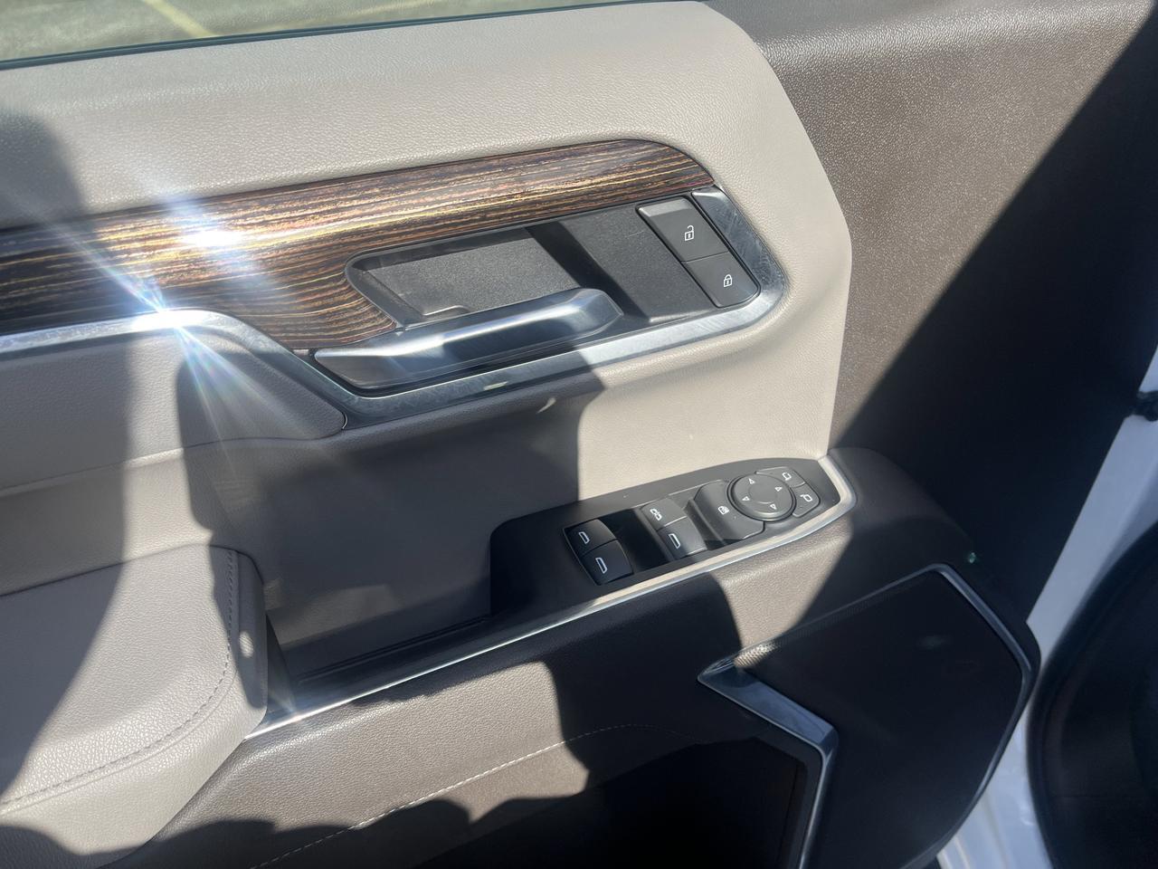 2025 GMC Sierra 1500 SLE Crew Cab 4WD Preferred Safety+Pkgs w/AdptvCrz Spray-OnBedliner ChromeAssistSteps HD-SurroundVsn Saukville WI