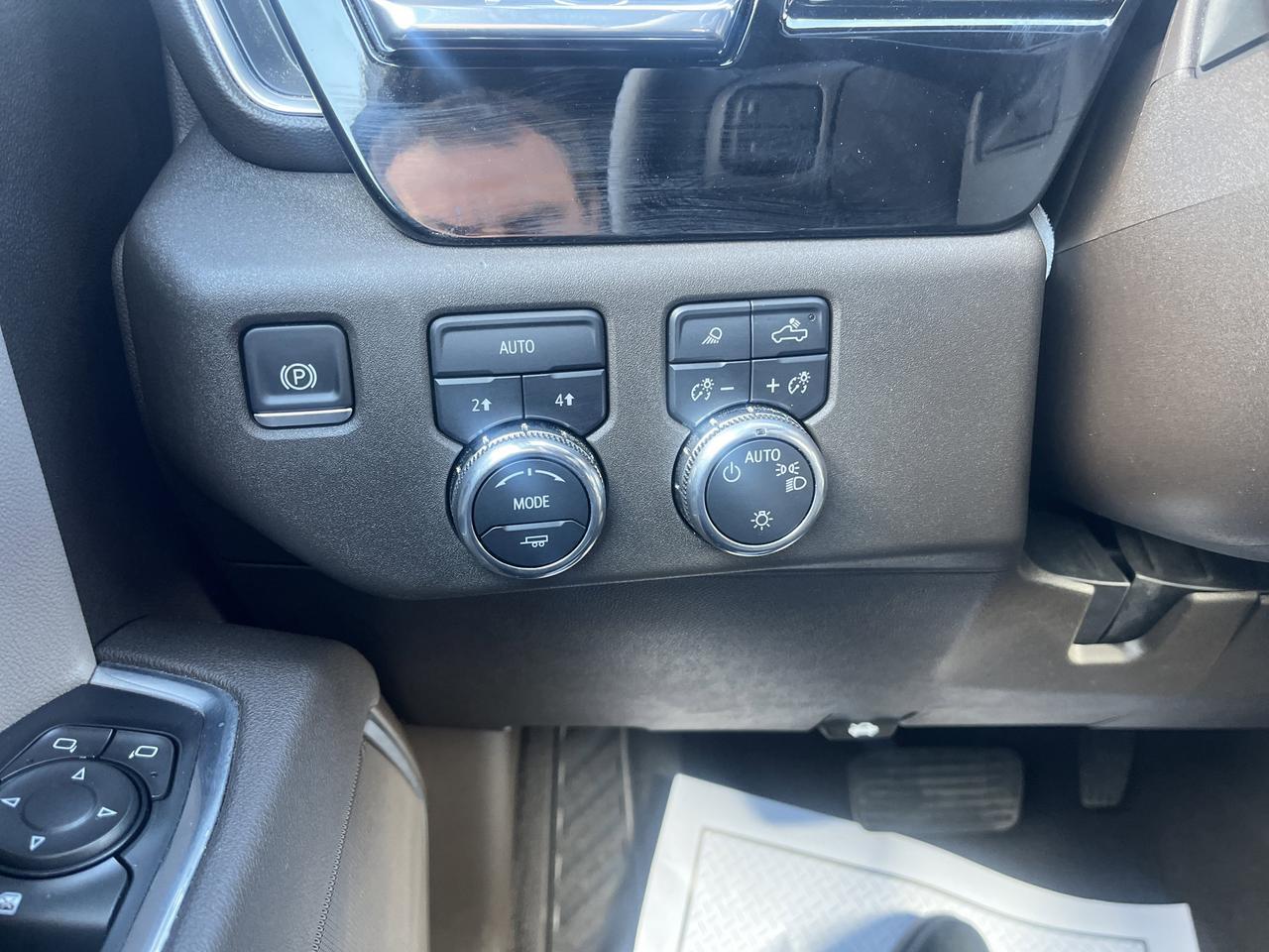 2025 GMC Sierra 1500 SLE Crew Cab 4WD Preferred Safety+Pkgs w/AdptvCrz Spray-OnBedliner ChromeAssistSteps HD-SurroundVsn Saukville WI