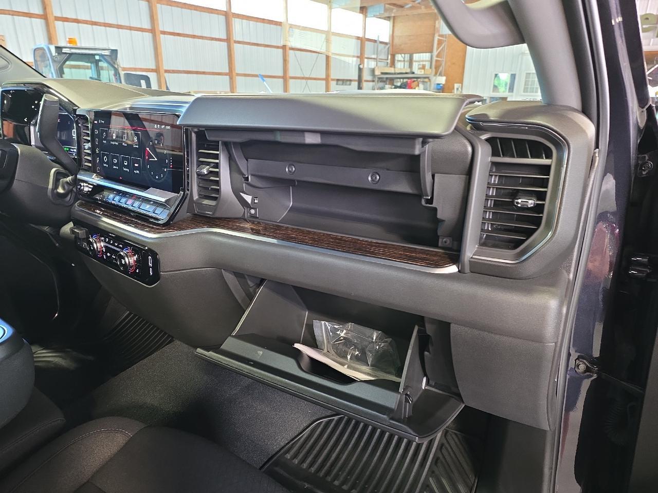 2025 GMC Sierra 1500 SLE Sand Lake NY