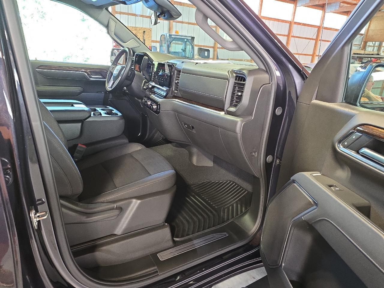 2025 GMC Sierra 1500 SLE Sand Lake NY