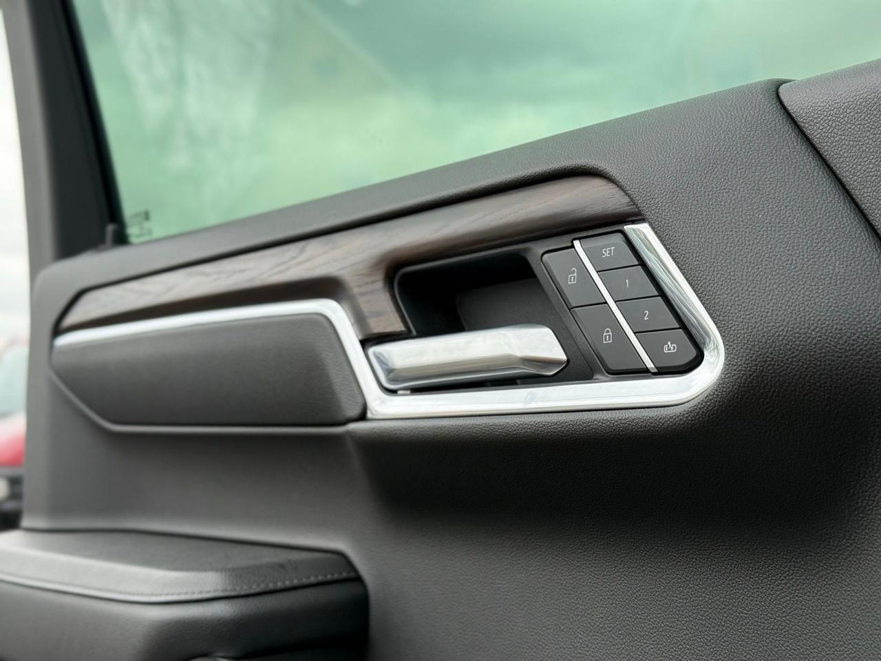 2025 GMC Sierra 1500 SLT Crestwood KY