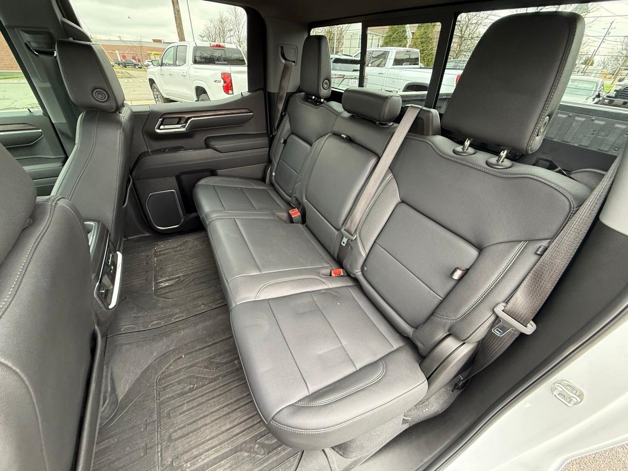 2025 GMC Sierra 1500 SLT Crestwood KY