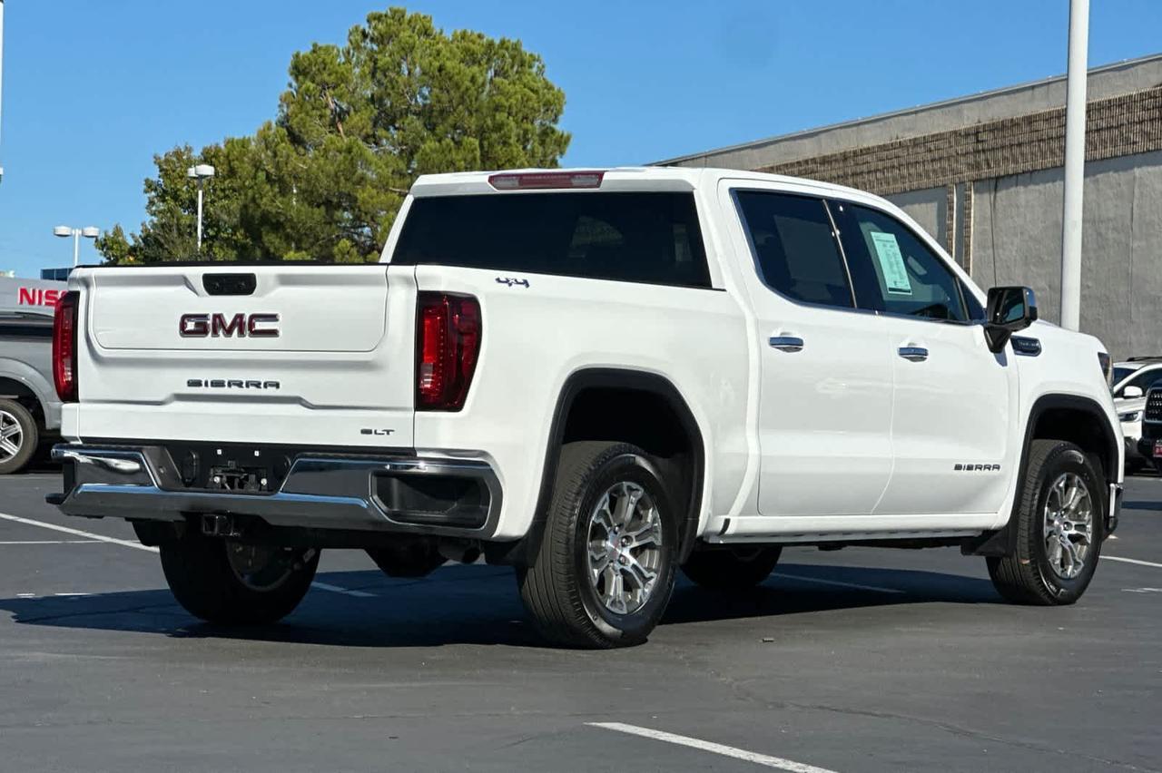 2025 GMC Sierra 1500 SLT