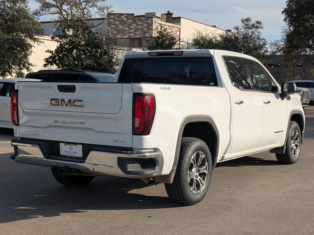 2025 GMC Sierra 1500 SLT