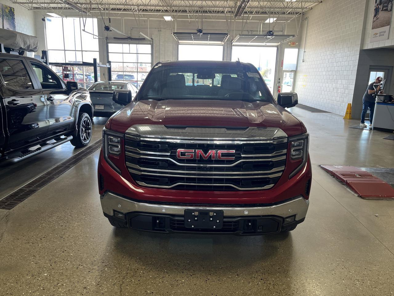 2025 GMC Sierra 1500 SLT X31 Crew Cab 4WD 3.0L DuramaxDiesel Premum+Pkg w/Sunroof AdptvCrz HtdMemBuckets Spray-OnBedliner