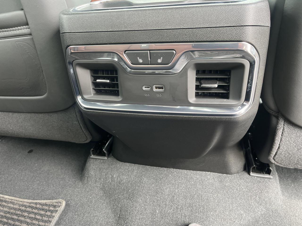 2025 GMC Sierra 2500HD 2500HD Denali Ultimate Crew Cab 4WD DuramaxDiesel w/Sunroof HtdCldMemBuckets Bose HD-SurroundVision Saukville WI