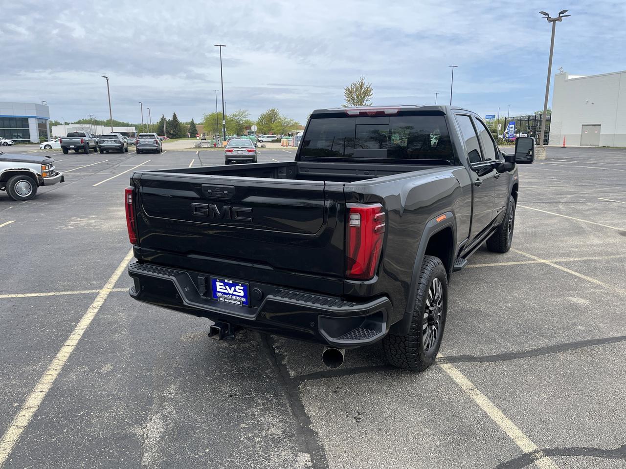 2025 GMC Sierra 2500HD 2500HD Denali Ultimate Crew Cab 4WD DuramaxDiesel w/Sunroof HtdCldMemBuckets Bose HD-SurroundVision Saukville WI