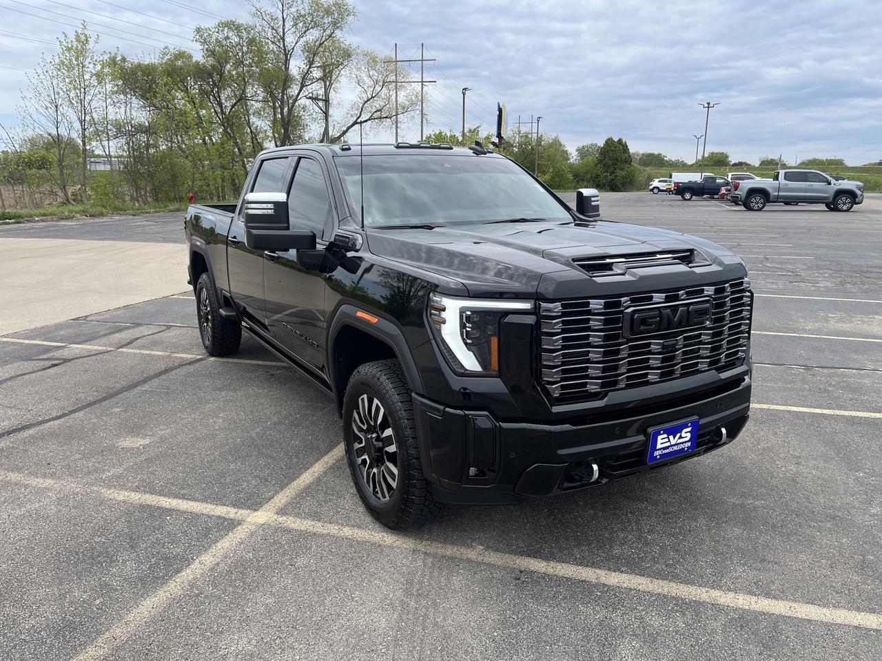2025 GMC Sierra 2500HD 2500HD Denali Ultimate Crew Cab 4WD DuramaxDiesel w/Sunroof HtdCldMemBuckets Bose HD-SurroundVision Saukville WI