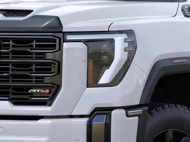 2025 GMC Sierra 2500HD 4WD Crew Cab Standard Bed AT4 Seaside CA