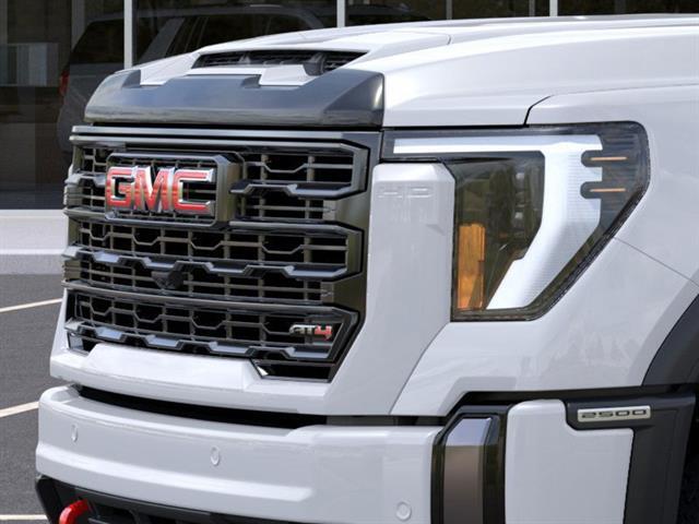 2025 GMC Sierra 2500HD 4WD Crew Cab Standard Bed AT4 Seaside CA