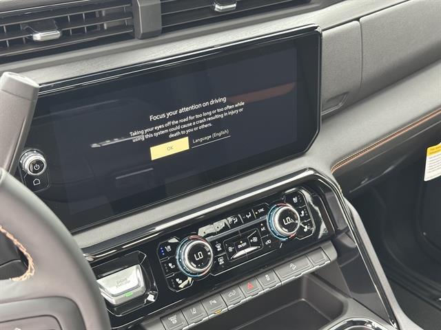 2025 GMC Sierra 2500HD 4WD Crew Cab Standard Bed AT4 Tucson AZ