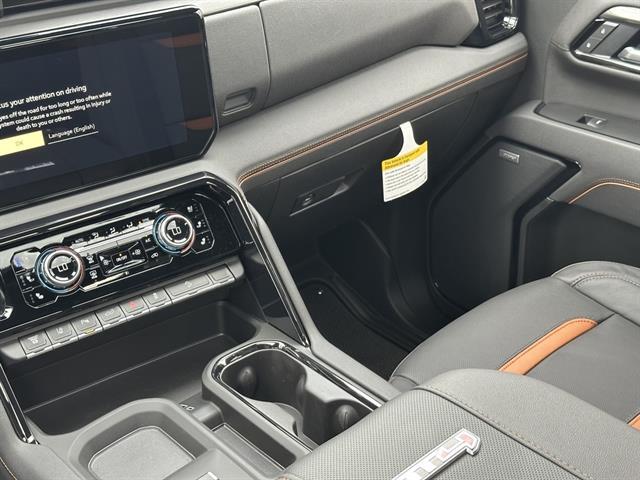 2025 GMC Sierra 2500HD 4WD Crew Cab Standard Bed AT4 Tucson AZ