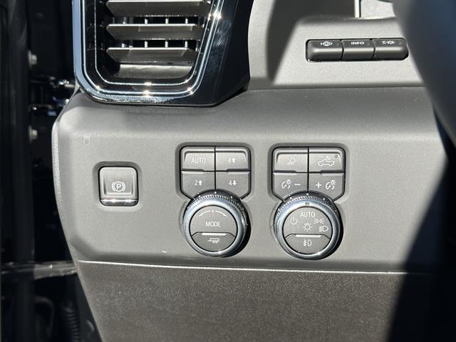 2025 GMC Sierra 2500HD 4WD Crew Cab Standard Bed AT4 Tucson AZ