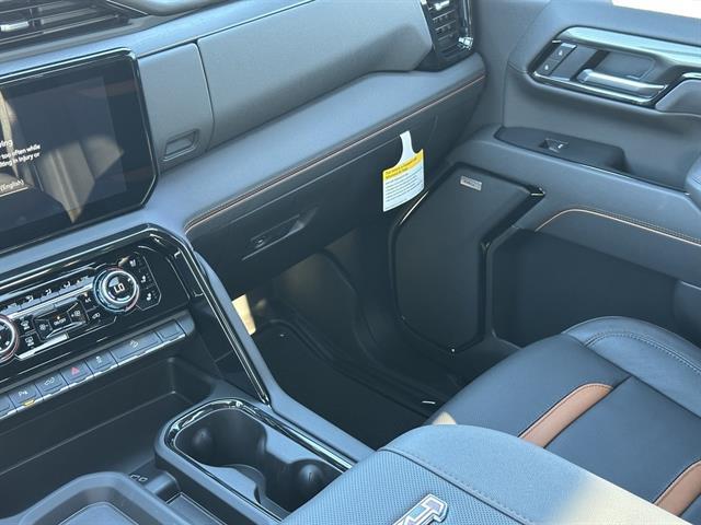 2025 GMC Sierra 2500HD 4WD Crew Cab Standard Bed AT4 Tucson AZ