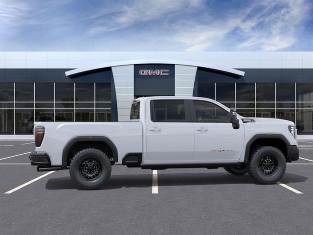 2025 GMC Sierra 2500HD 4WD Crew Cab Standard Bed AT4X Seaside CA