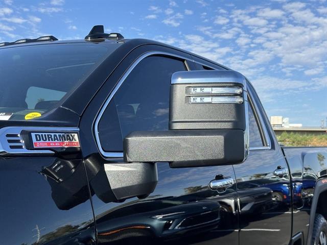 2025 GMC Sierra 2500HD 4WD Crew Cab Standard Bed Denali