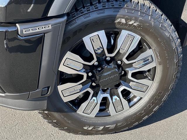 2025 GMC Sierra 2500HD 4WD Crew Cab Standard Bed Denali Tucson AZ