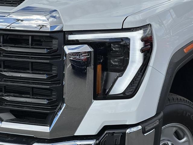 2025 GMC Sierra 2500HD 4WD Crew Cab Standard Bed Pro Tucson AZ