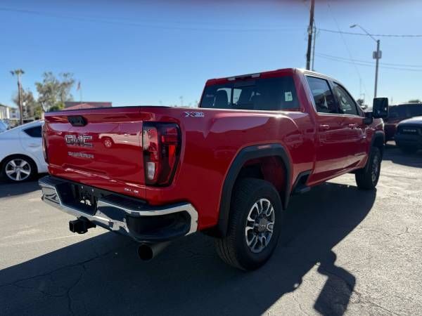2025 GMC Sierra 2500HD 4WD Crew Cab Standard Bed SLE