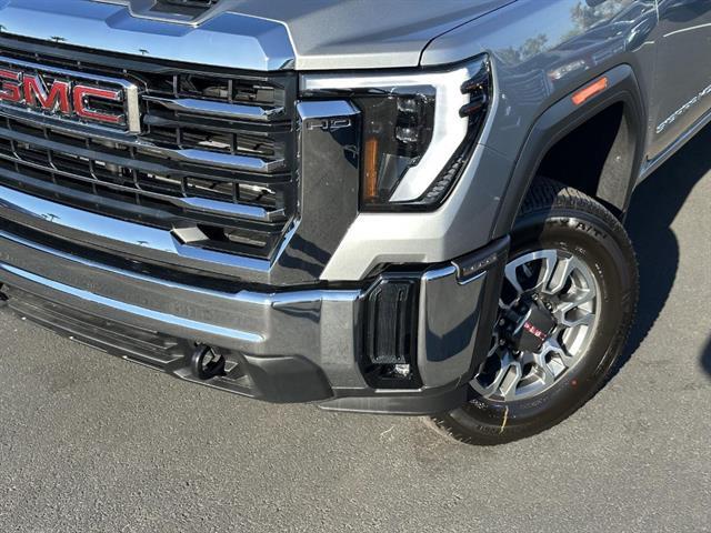 2025 GMC Sierra 2500HD 4WD Crew Cab Standard Bed SLE